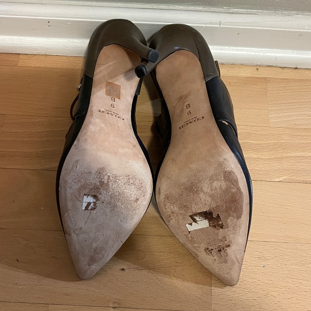 Coach Heart Heel - Picture 6 of 8